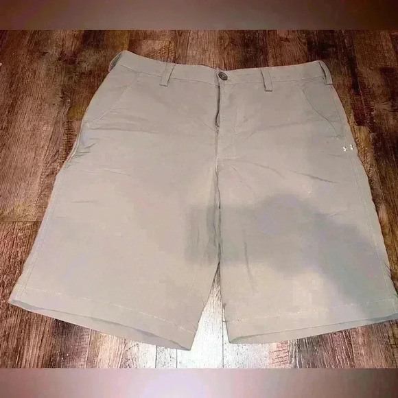 Under Armour tan golf shorts - 34 - Picture 1 of 3